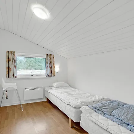 Awesome In Blavand With Kitchen בית נופש