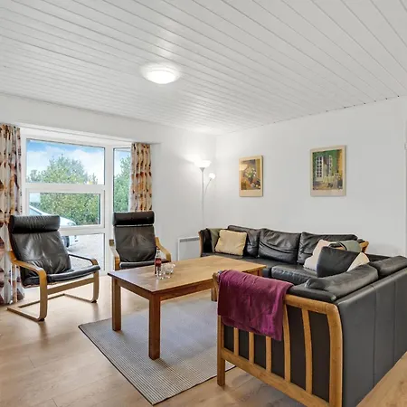 Awesome In Blavand With Kitchen בית נופש *