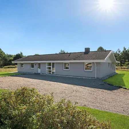 Pet Friendly Home In Blavand With Sauna Casa de Férias